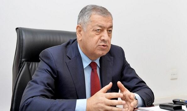  Parlamentdə deputatlar arasında gərginlik  