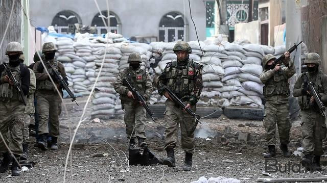  Suriyadan Türkiyəyə keçmək istəyən terrorçu tutuldu  