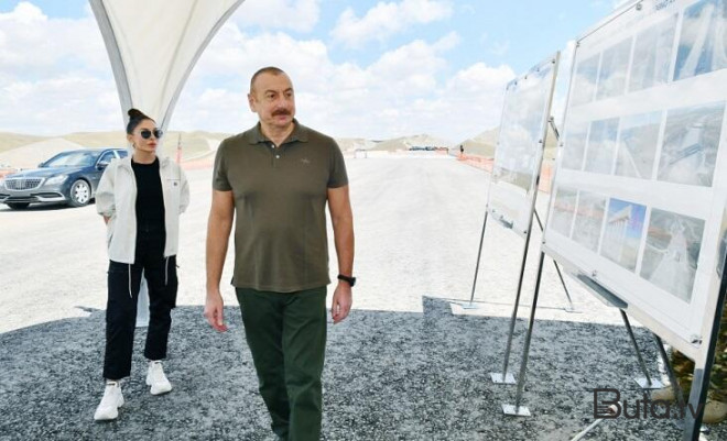  Prezident və xanımı 