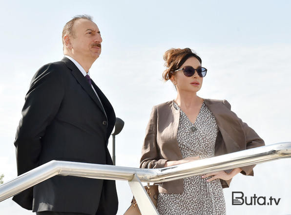  Prezident və xanımı 