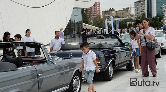  Bakıda klassik avtomobillərin sərgisi oldu - Foto  