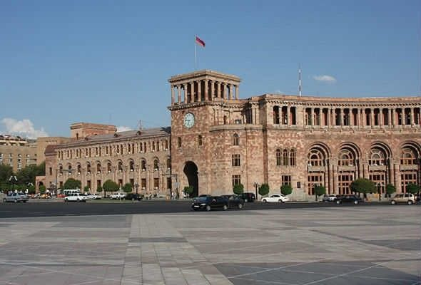  Ermənistan Qərbin sanksiyalarını bu cür dəlir  