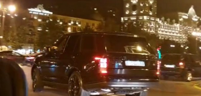  Bu da meyxanaçı Baləlinin məşhur qara “Range Rover”i – VİDEO 