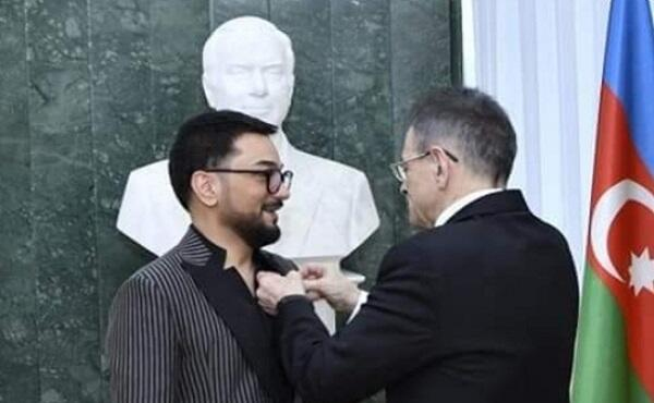  Mədət Quliyev Faiq Ağayevi təltif etdi  