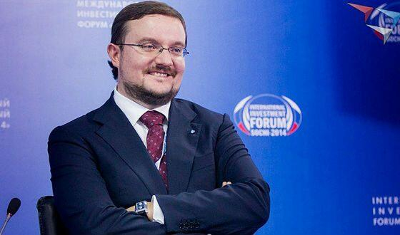  Rus milyarder sanksiyadan yayınıb, şərab gətirdi  