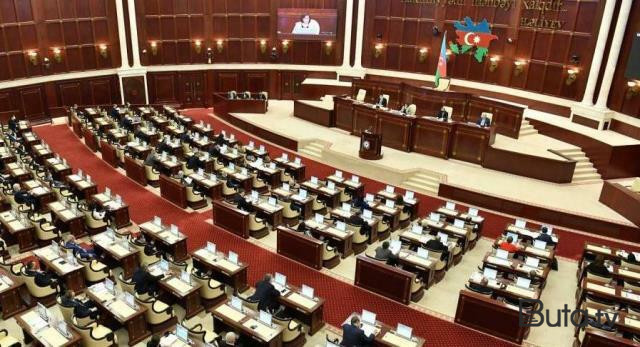  Deputatlar tətilə çıxdı  