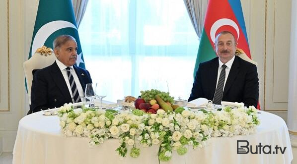  Pakistan baş nazirinin şərəfinə rəsmi lanç verildi  