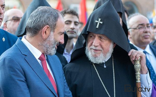  İndi də Hindistana Qaregin getdi  