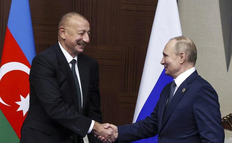  Əliyev mənə yaxınlaşdı, dedi, görürsən, Qarabağ... - Putin 