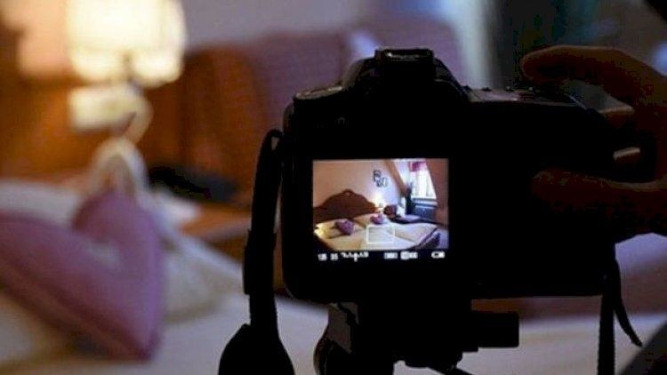  Müəllimə danışdığı oğlana açıq fotosunu göndərdi, atası ilə görüşüb... - Bakıda ŞOK HADİSƏ 