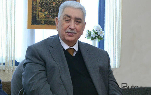  Arif Babayevə fəxri diplom təqdim edildi  