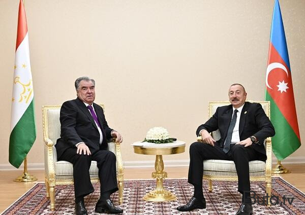  İlham Əliyev tacikistanlı həmkarını təbrik etdi  