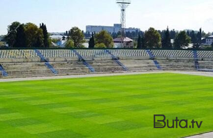  39 yaşlı bank işçisi futbol oynayarkən qəfil öldü  