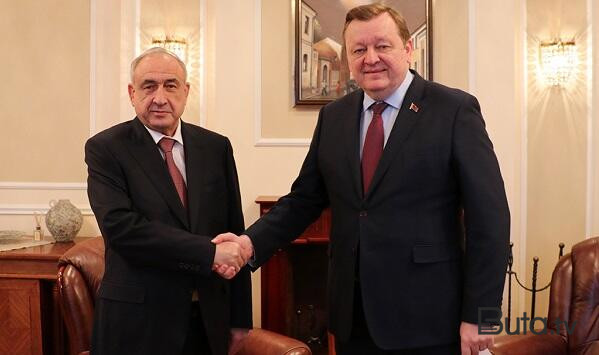  Məhərrəm Əliyev etimadnaməsini Aleynikə təqdim etdi  