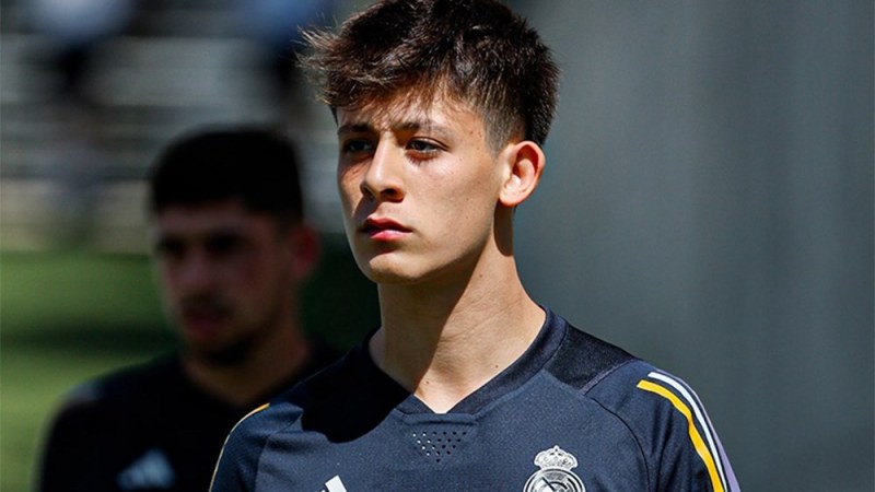  Arda Gülər 5 mərtəbəli villa aldı - FOTO 