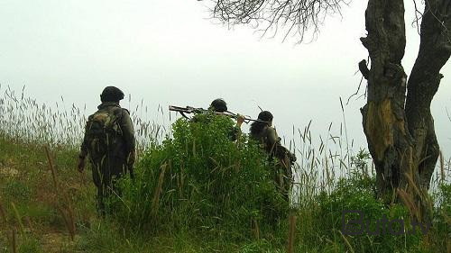  PKK Türkiyə ilə sərhəddə xəndək qazır - Video  