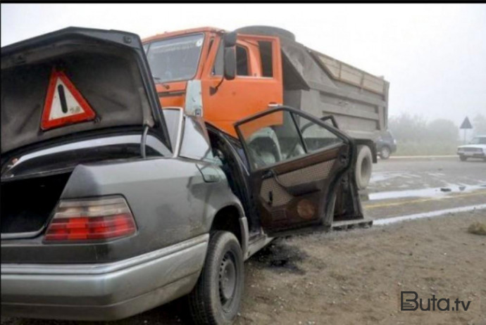  “Kamaz”la minik maşını toqquşdu: ölən var  