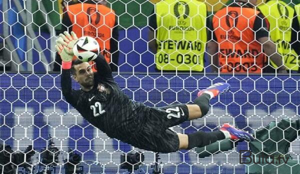 AÇ tarixində ilk: 3 penaltini qaytardı - Video  