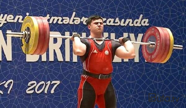  Çempionumuz adam bıçaqladı: həbs olundu  