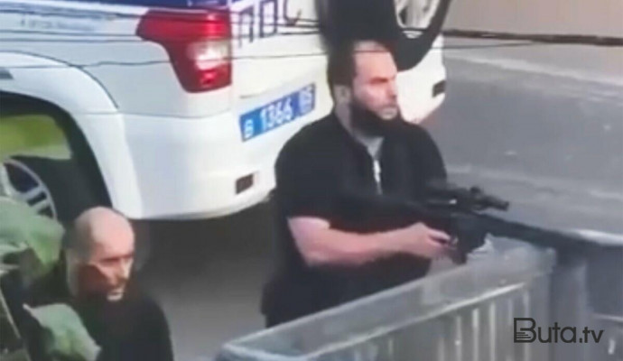  Mahaçqalada polislərin güllənlənməsi anı - Video  