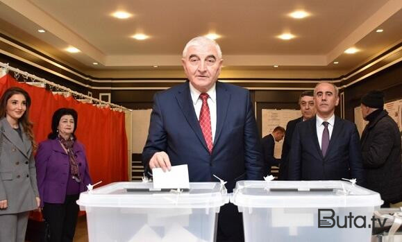  Seçki başlayır: Hamı hazırlaşır, yalnız bir partiya...  