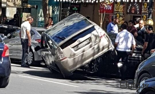  Bakıda “Prius” avtobusla toqquşdu - Video  