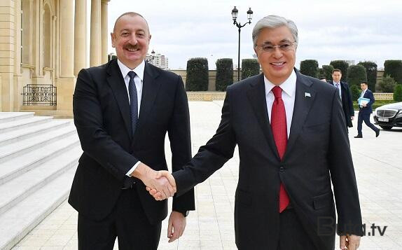  İlham Əliyev Tokayevin şərəfinə ziyafət verir  