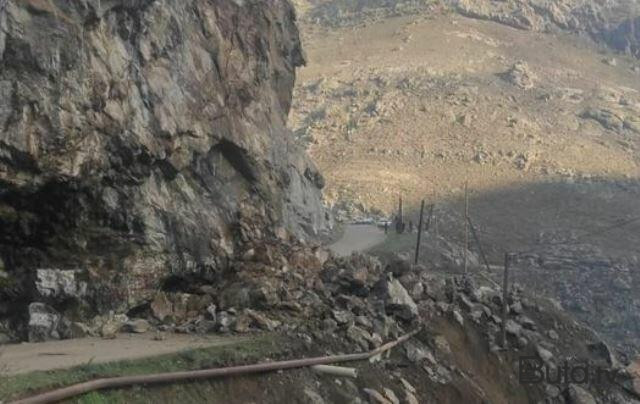  Naxçıvanda qaya parçası partladıldı - Video  