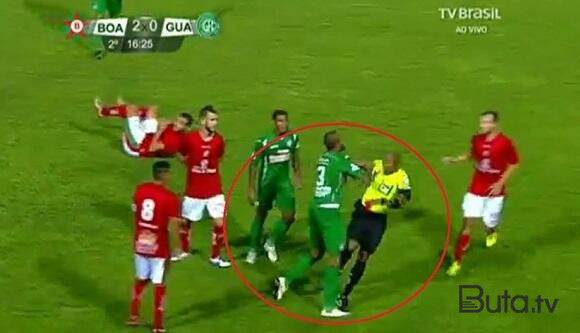  Polis hakimə hücum edən futbolçulara atəş açdı  