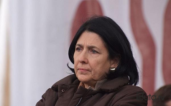  Kobaxidze Zurabişvilini xəyanətkar adlandırdı  