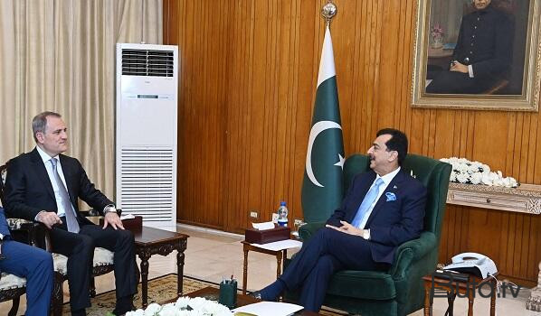  Ceyhun Bayramov Sayed Yusuf Raza Gilani ilə görüşdü  