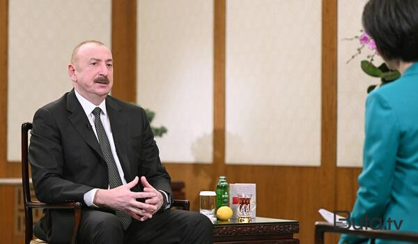  Pekində İlham Əliyevin masasına qoyulanlar diqqət çəkdi - Foto  