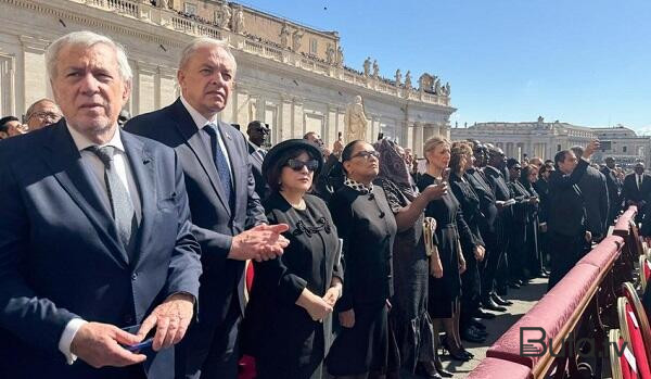  Sahibə Qafarova Roma Papasının dəfn mərasimində - Foto  