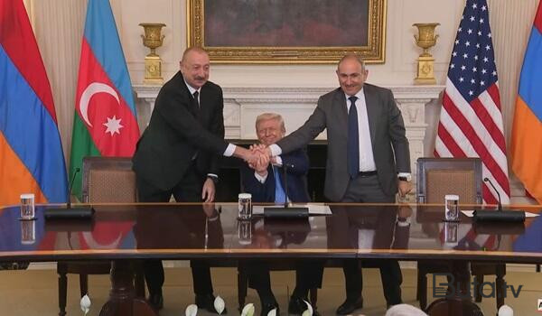  Ağ Evdə tarixi saziş: Dörd mühüm detal...  
