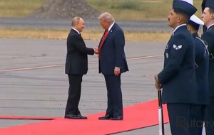 29 sm boy fərqi belə olmur - Putin-Tramp görüşündə müəmma