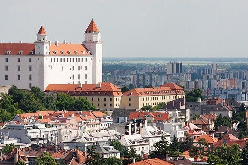  Bratislava-Bakı aviareysi açıla bilər  