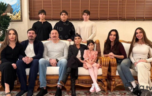 Prezidentin ad günündən ailə - Fotosu