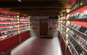 Bakıda 20 yaşlı gənc 12 minlik telefon oğurladı - Video
