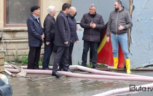 Abşeron icra başçısı su basan ərazilərə yollandı - Foto