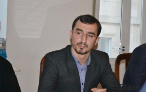 Taleh Bağırzadənin oğlu 17 yaşlı qızın yumruqla burnunu sındırdı
