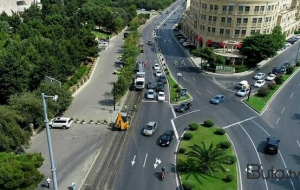 Tiflis prospektində yeni qayda: qırmızı işıqda dönmək olar - Video