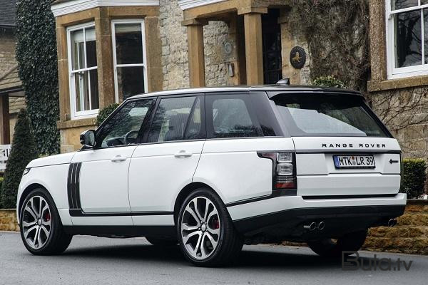  Avtoyumadan “Rənc Rover”i qaçırdı, qəza törətdi  