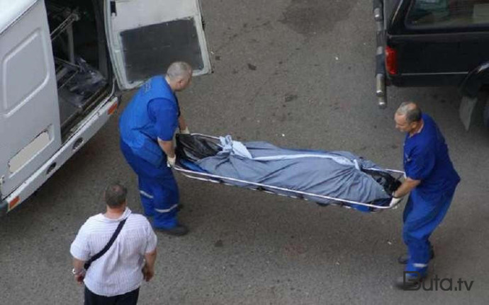  Öncə arvadını sonra özünü bıçaqladı - Kişi öldü, qadın sağdır  