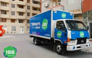 Məşhur yükdaşıma xidməti işçinin pulunu kəsdi