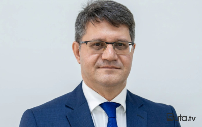 Nazir müşavirini işdən çıxardı  