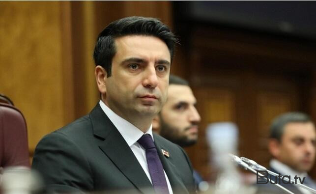  Simonyan Rusiya səfiri ilə görüşdü  
