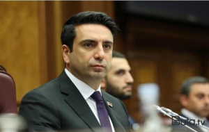 Simonyan Rusiya səfiri ilə görüşdü