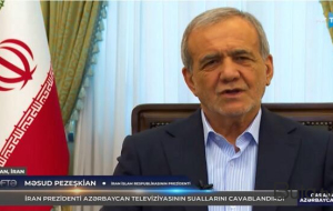 Məsud Pezeşkian Asim Munirlə görüşdü