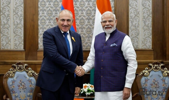  Paşinyan Bişkekdə Modi ilə görüşdü  