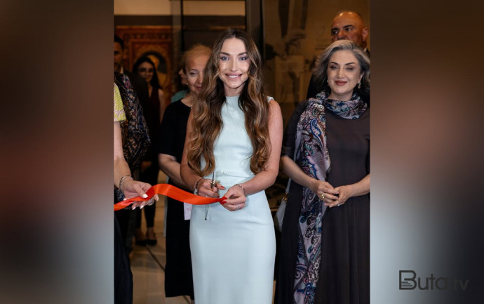  Alyona Əliyeva sərgidən yeni fotolar paylaşdı  